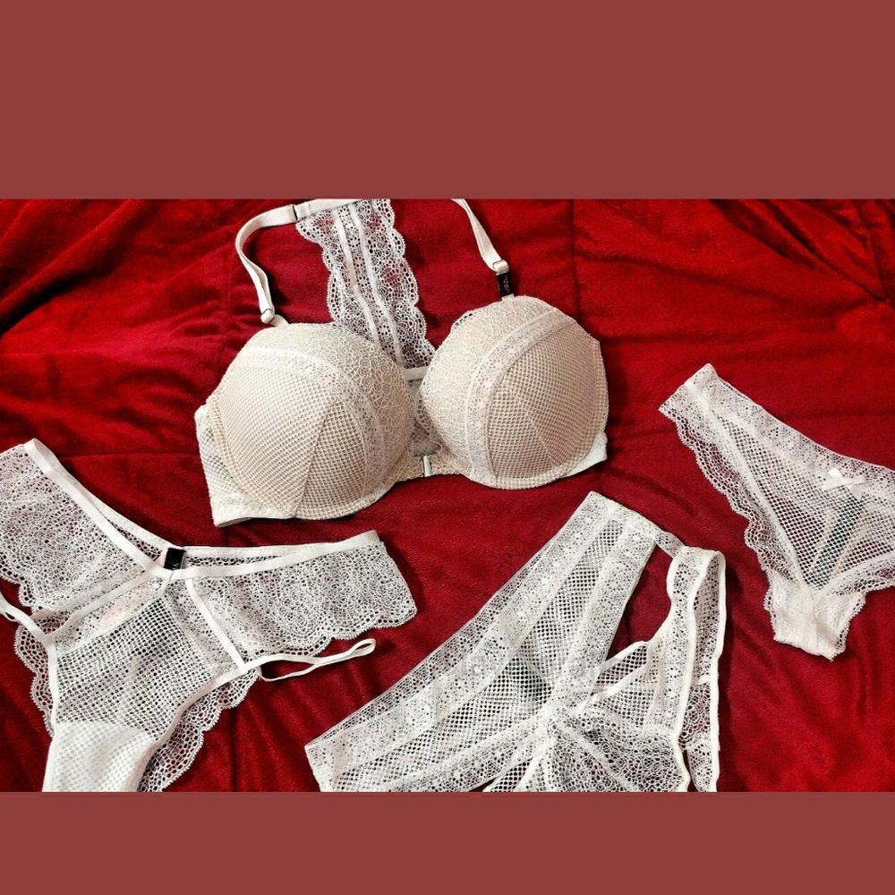 3 Victoria's secret very sexy front close bra set